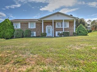 367 Beaver Rd, Bluff City, TN 37618