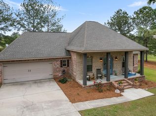 5 Marine Ln, Ellisville, MS 39437