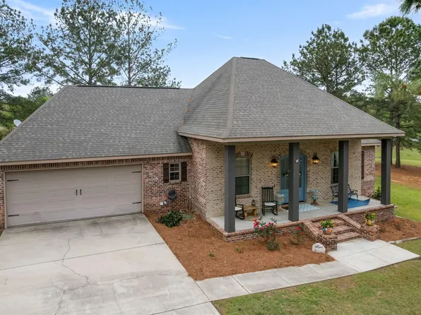5 Marine Ln, Ellisville, MS 39437
