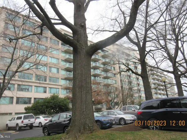 5450 Whitley Park Ter APT 506, Bethesda, MD 20814