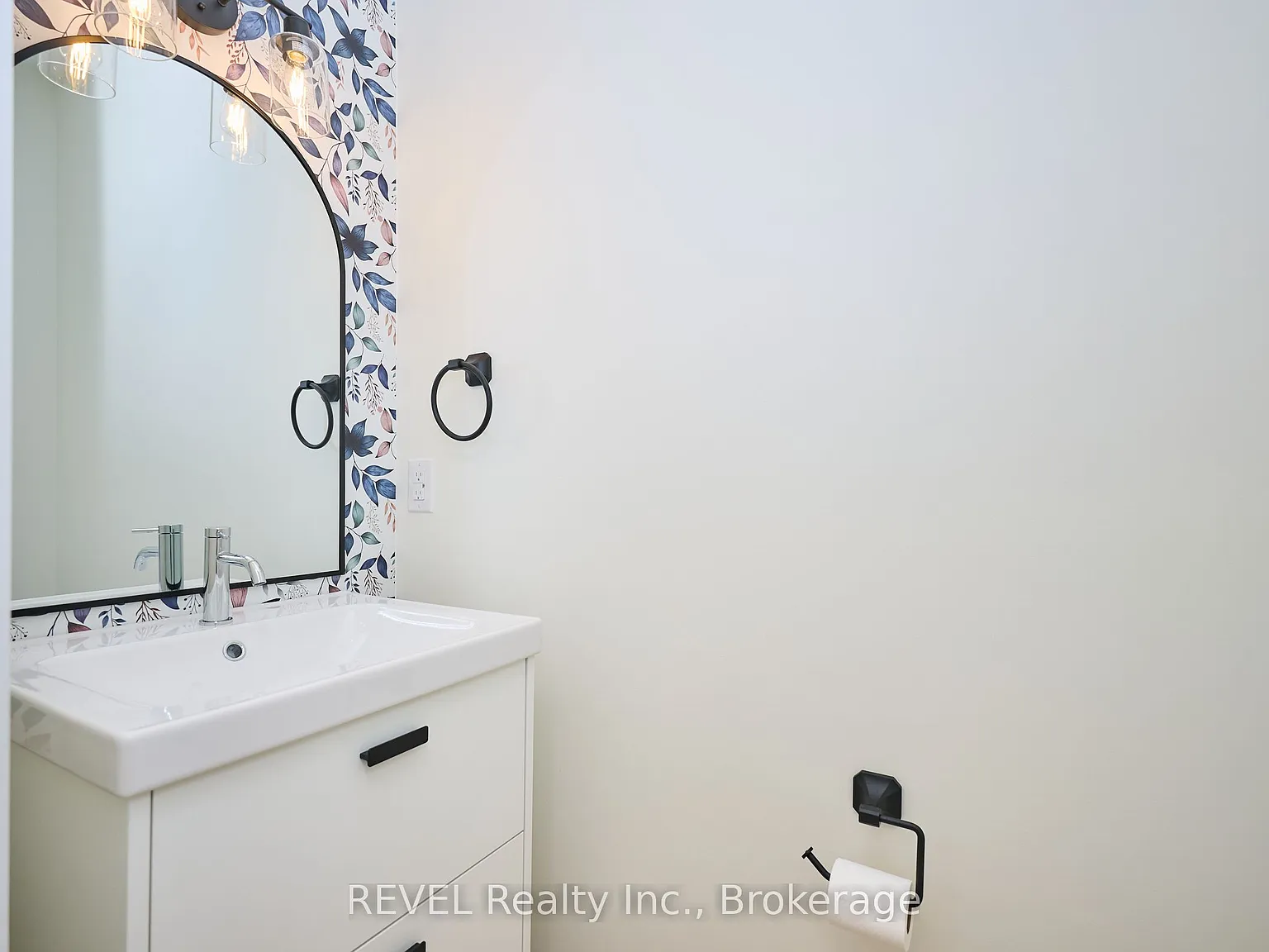 3 bed, $2,600 — Photo 3