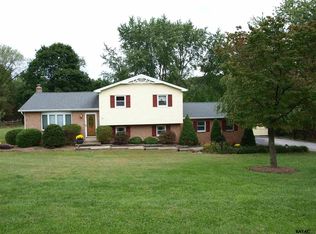 314 Forest View Dr, Delta, PA 17314