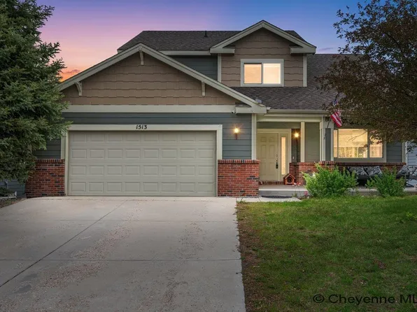 1513 Sunny Hill Dr, Cheyenne, WY 82001