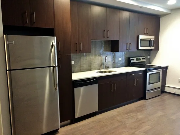 272 Manhattan Avenue image 1 of 8