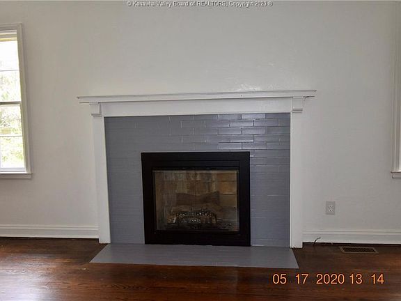 5th image of 220 Rosemont Ave