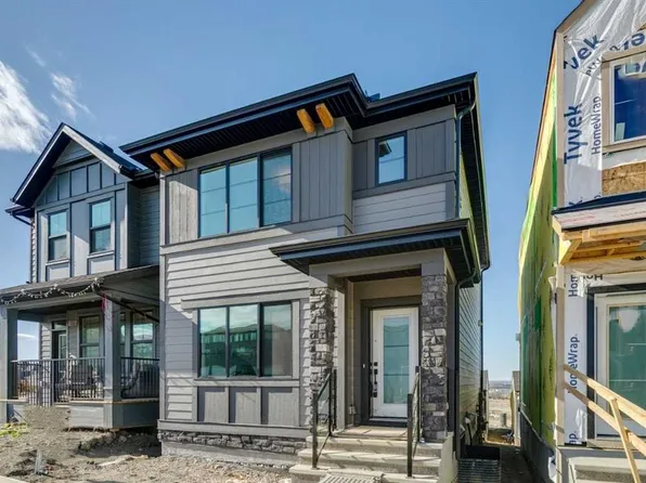 49 S Bluerock Hl SW, Calgary, AB T2Y 0V7