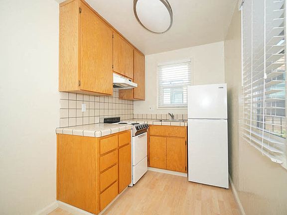 5th image of 670 Live Oak Ave APT 14