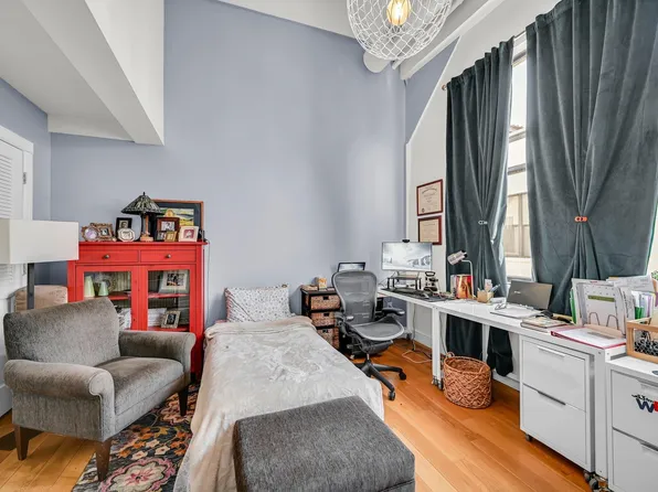 300 Communipaw Avenue image 25 of 34