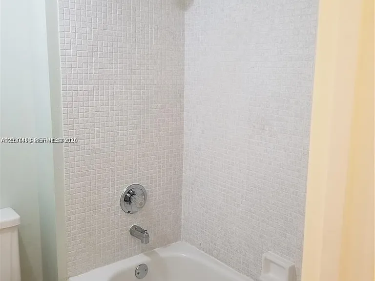 369 Lakeview Dr #204 — Photo 22