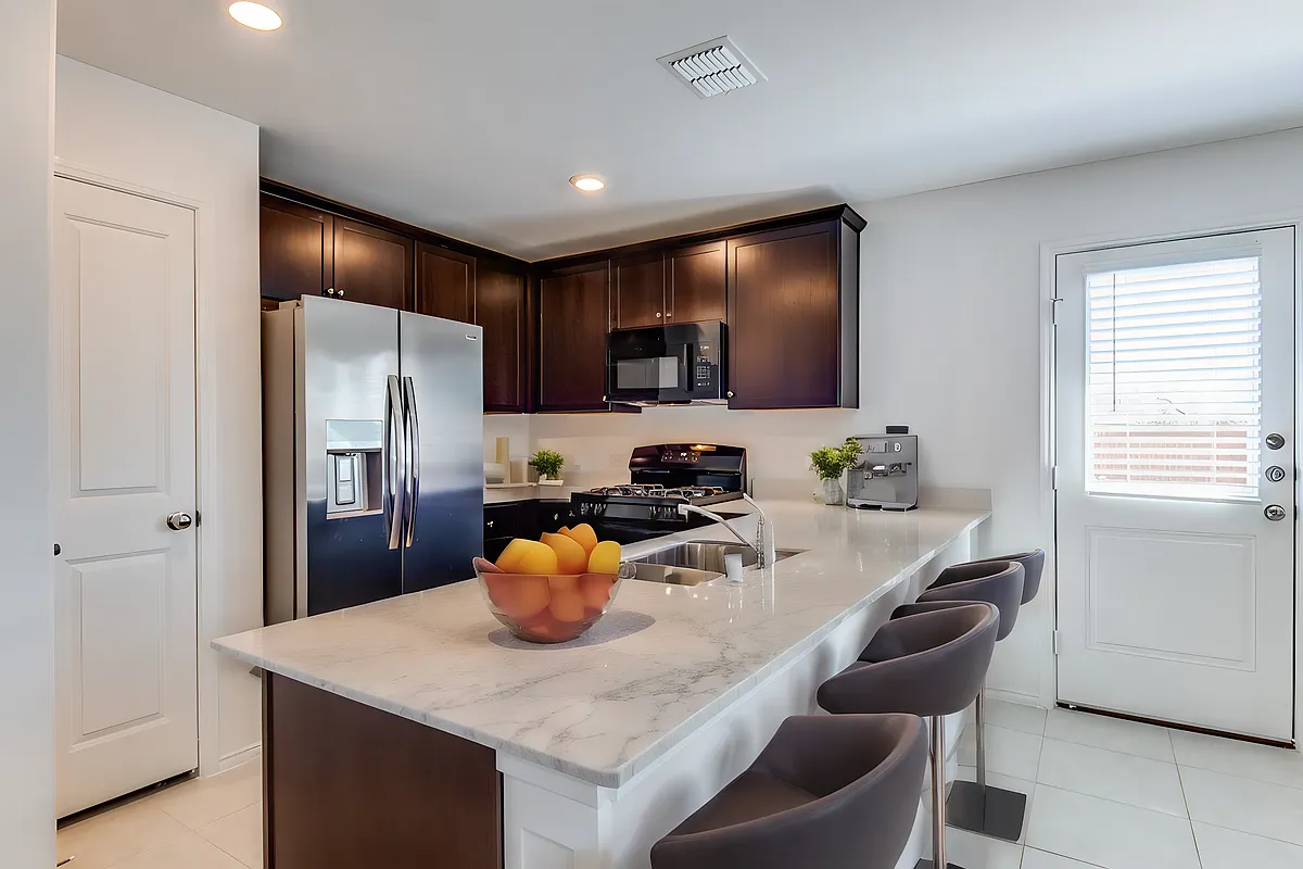 Photo 2 of 11 - 7524 Larson Ln - McKinney, TX Kitchen - 7524 Larson Ln