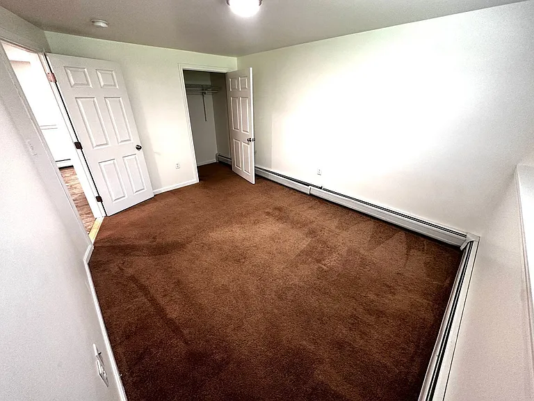 27 Emerald Dr #15 — Photo 11