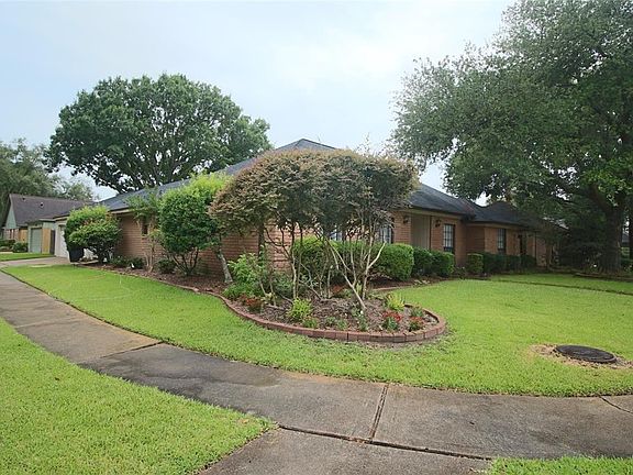 2nd image of 1846 Round Lake Dr