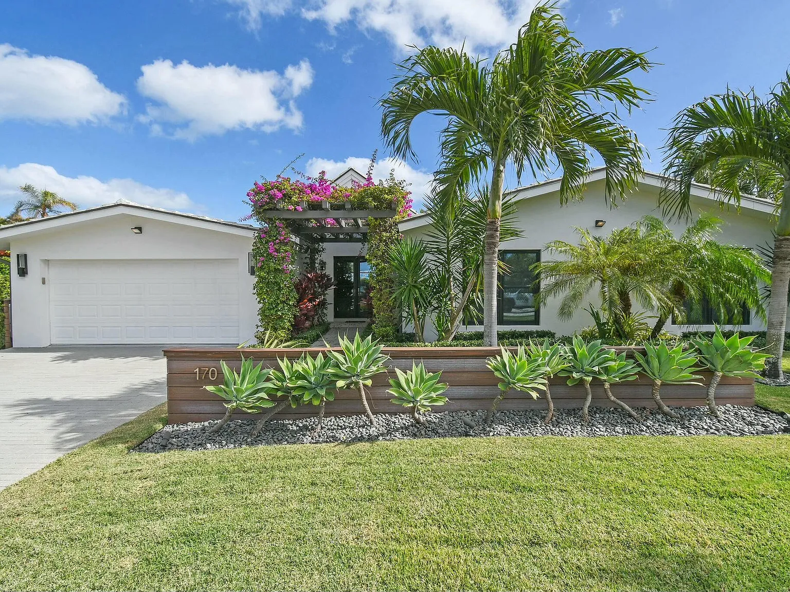 4 bed, 3.5 bath, 2533 sqft, $20,000 — Photo 1