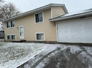 8942 Vinewood Ln N, Maple Grove, MN 55369