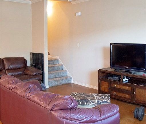 5th image of 126 Kimber Ln