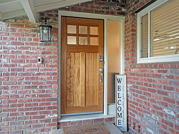5th image of 9101 Rosewood Dr