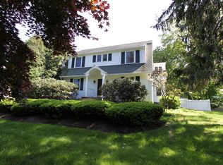 10 Lake South Dr, Greenwich, CT 06878