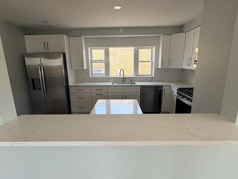 2724 W Summerdale Ave #2 — Photo 6