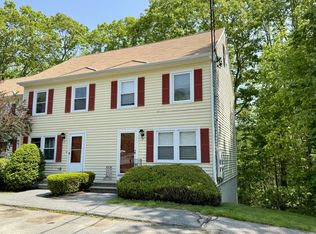 37 Powder Mill Dr, Kennebunk, ME 04043
