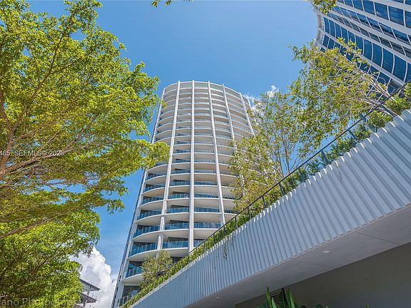 2nd image of 2831 S Bayshore Dr #808