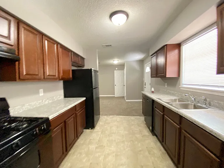 12 Warren Dr — Photo 5