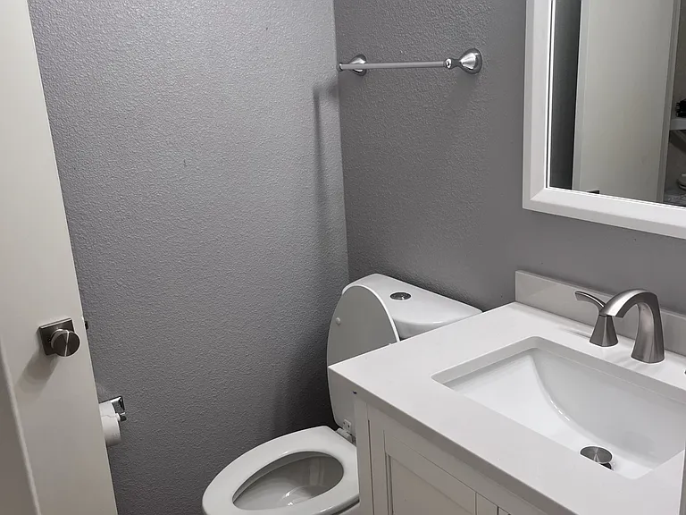 1307 Kinney Ave #110 — Photo 6