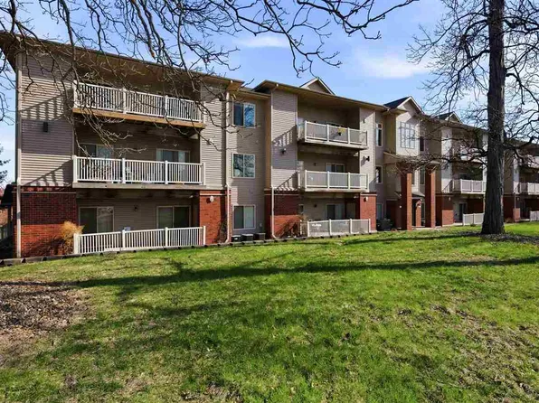 420 N 1st Ave APT 305, Iowa City, IA 52245