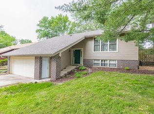 1909 Rule Ave, Maryland Heights, MO 63043