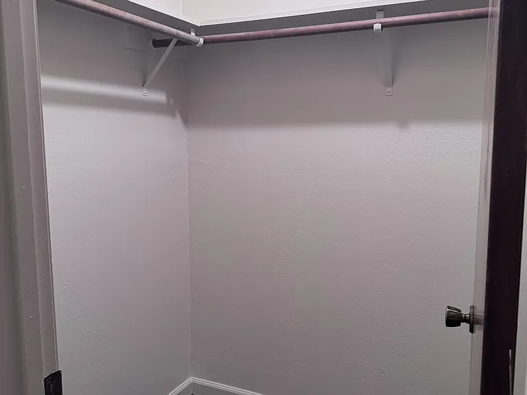 1138 Forestwood Dr — Photo 14
