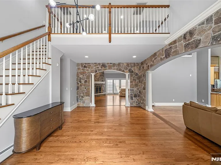 351 White Ave — Photo 5