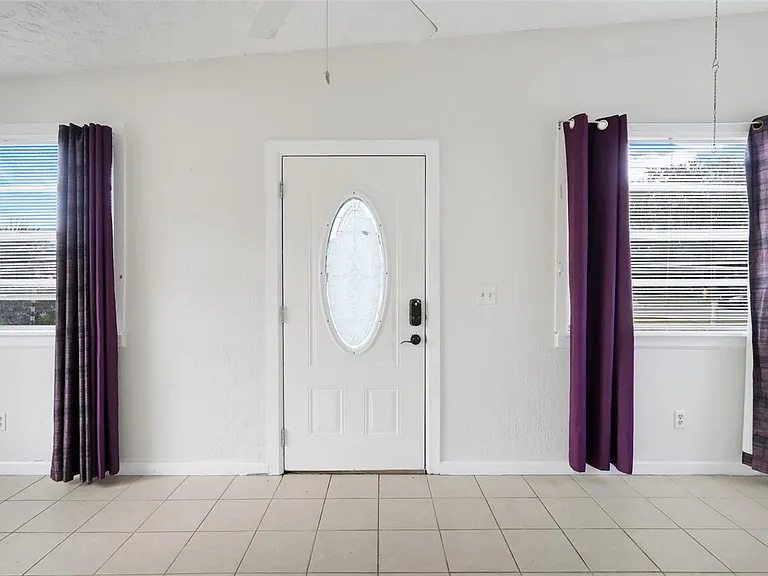 107 Garrison Dr — Photo 4