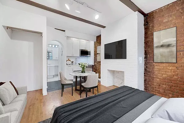 Rented by REAL New York | media 34