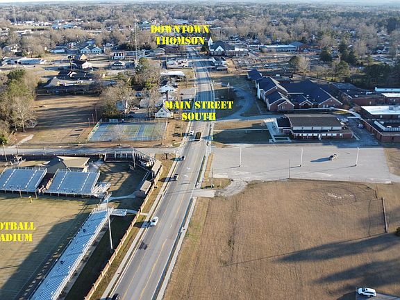 3rd image of 609 Main Street