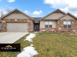 964 Half Moon Ln, Caseyville, IL 62232