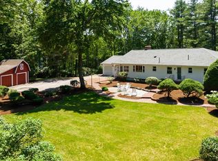 12 Horizon Dr, Bedford, NH 03110