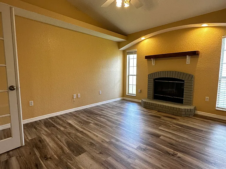 4403 Whitton Way — Photo 9