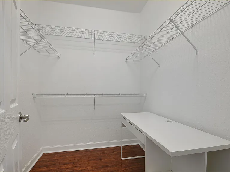 10342 Wellington Parc Dr — Photo 22