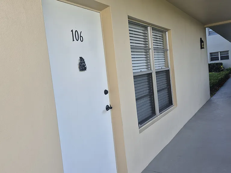 89 Crooked Tree Ln #106 — Photo 1