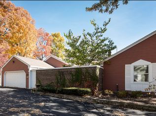 4 Bridgton On Asbury, Rolling Meadows, IL 60008