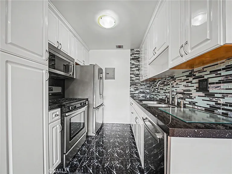 6342 Morse Ave — Photo 15