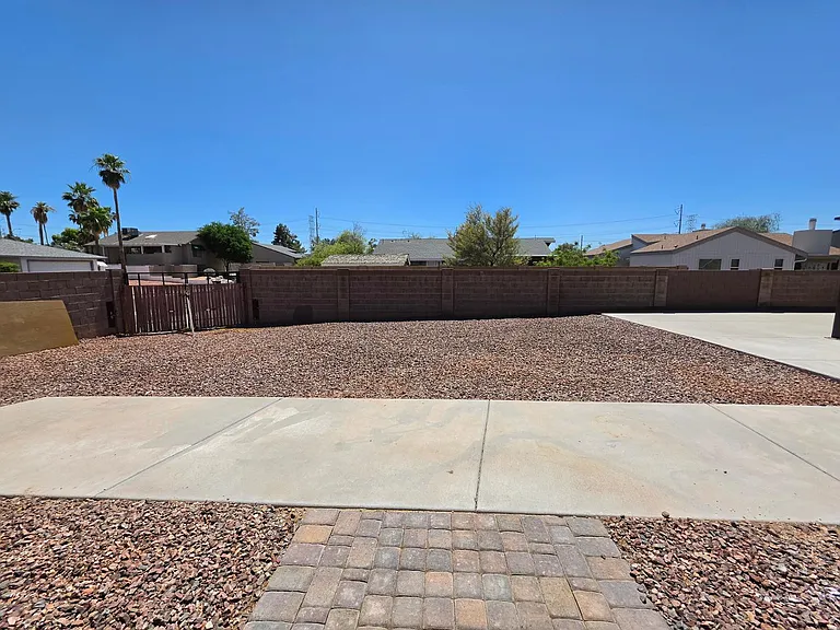 1731 E Redfield Rd — Photo 23