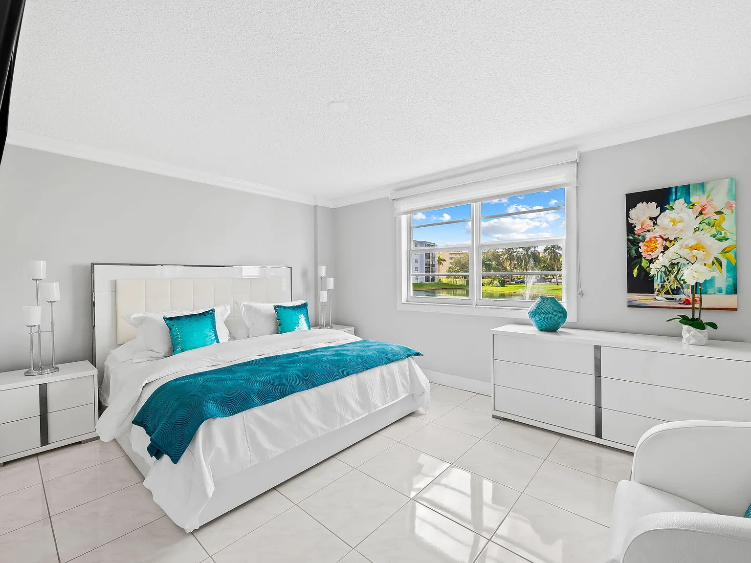 2 bed, 2.0 bath, 1190 sqft, $3,000 — Photo 2