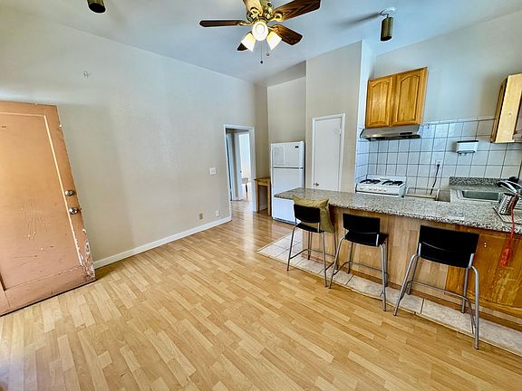 2nd image of 2811-2815 Telegraph Ave #B