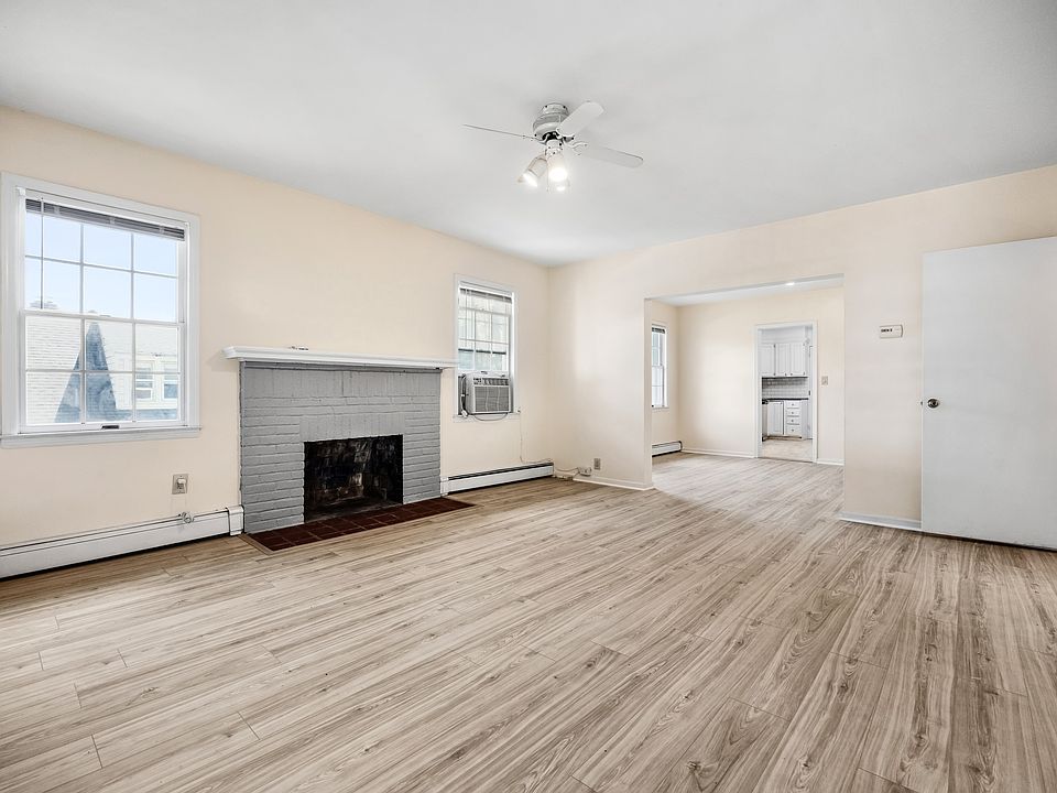 1st image of 20 Spruce St Floor 2