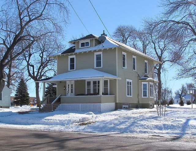 1st image of 213 Avenue B W