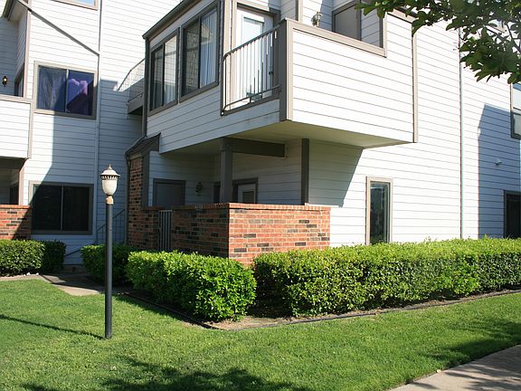 2nd image of 3121 Sondra Dr APT E106