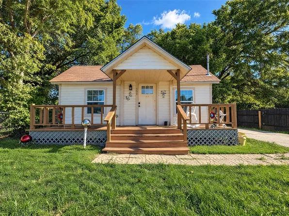 309 E Wilbarger St, Bowie, TX 76230