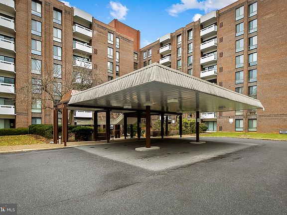 3rd image of 7 Slade Ave APT 519