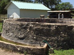 472 N Turkey Creek Ln, Blanco, TX 78606