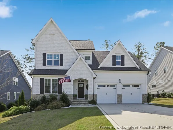 199 Scholar Dr, Spring Lake, NC 28390